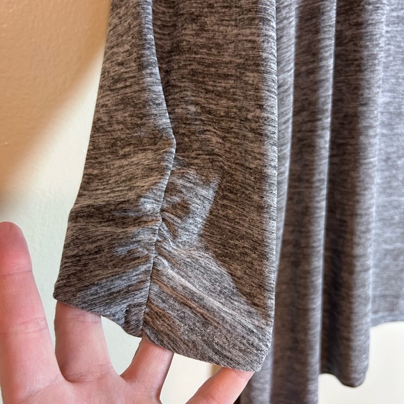 NWT Fortune + Ivy Women Gray 3/4 Sleeve Blouse Silky Flowing size medium - Picture 3 of 7